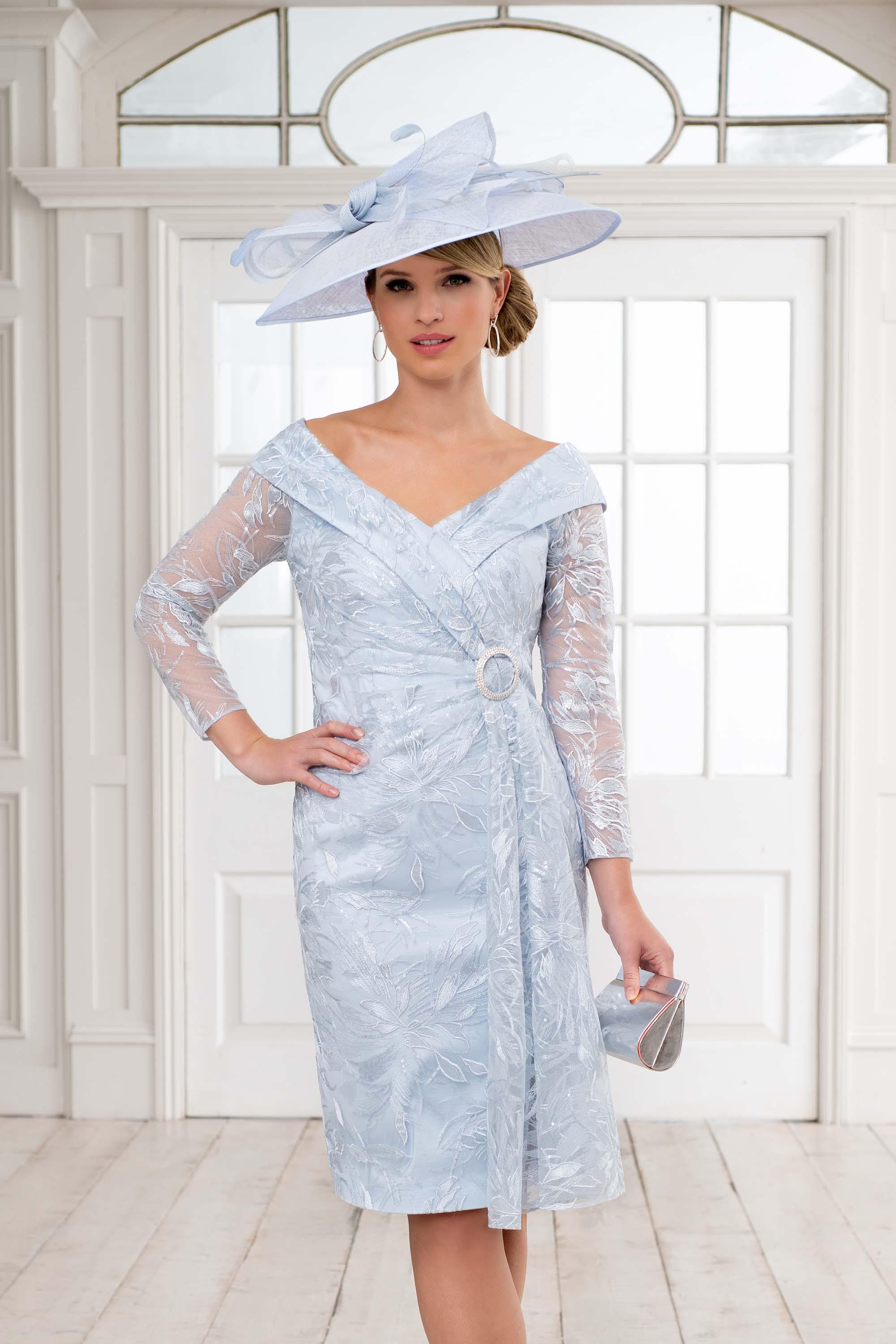 Light blue mother outlet of the bride outfits